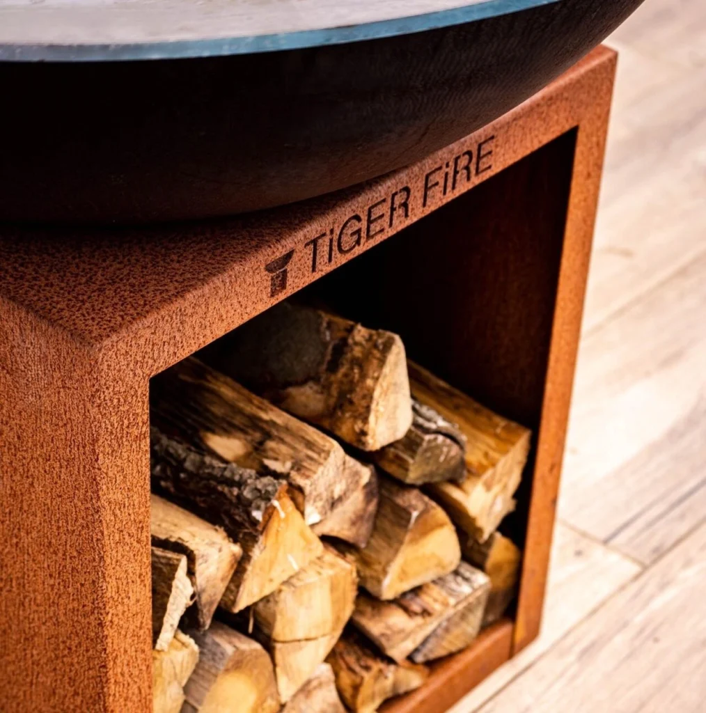 Notre brasero plancha BBQ offre une polyvalence inégalée pour toutes vos grillades en plein air. Barbecue | TIGER FIRE OFFICIAL STORE | TIGER FIRE SHOP | TIGER FIRE | BBQ SHOP | PLANCHA BBQ | BRASERO BBQ | BBQ BRASERO | BRASERO barbecue | BRASERO PLANCHA BBQ | GRILL PLANCHA BBQ | BBQ GRILL | PLANCHA GRILL BBQ | BBQ GRIDDLE | Grillade à la plancha | Barbecue à la plancha | Acheter un barbecue | Acheter barbecue | Acheter bbq | Acheter Brasero Plancha bbq
