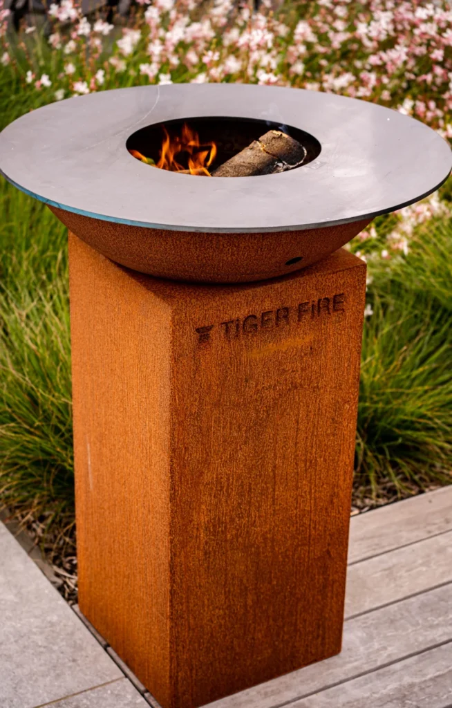 Le brasero plancha BBQ de TIGER FIRE est conçu pour une cuisson uniforme et rapide. Barbecue | TIGER FIRE OFFICIAL STORE | TIGER FIRE SHOP | TIGER FIRE | BBQ SHOP | PLANCHA BBQ | BRASERO BBQ | BBQ BRASERO | BRASERO barbecue | BRASERO PLANCHA BBQ | GRILL PLANCHA BBQ | BBQ GRILL | PLANCHA GRILL BBQ | BBQ GRIDDLE | Grillade à la plancha | Barbecue à la plancha | Acheter un barbecue | Acheter barbecue | Acheter bbq | Acheter Brasero Plancha bbq